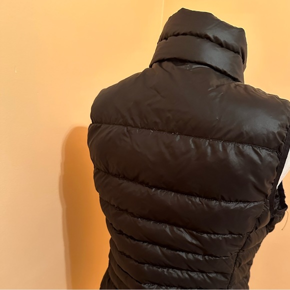 Calvin Klein Lightweight Packable Down Vest - Picture 2 of 7